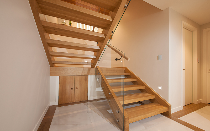 Separare stairs – made from American Oak with open risers