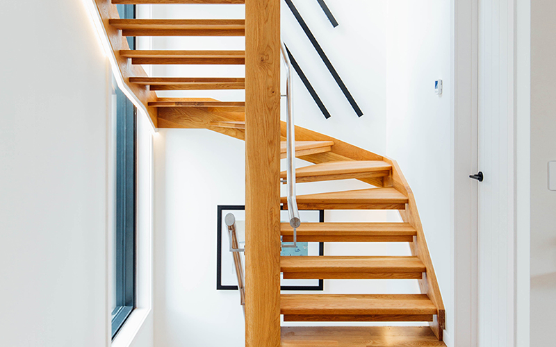 Separare stairs in American Oak