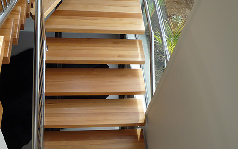 Suspendo stair design