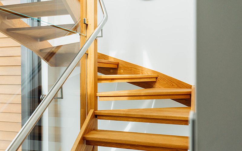 Separare stairs in American Oak